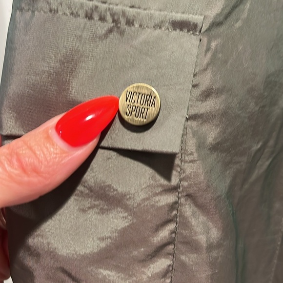 Victoria's Secret Sport Green Size M Iridescent Green Windbreaker Cargo Joggers - Picture 3 of 9